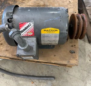 USED BALDOR 1HP 1740RPM MOTOR 230/460V. 143T FRAME M3546T - Picture 1 of 4