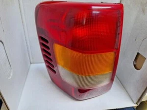 Driver Left Tail Light Fits 03-04 GRAND CHEROKEE 225 - Bild 1 von 3