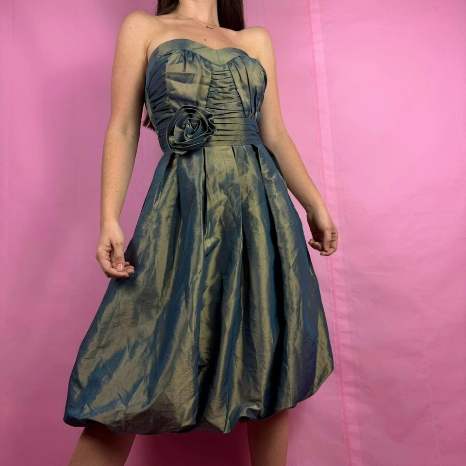 Vestido Y2K Sin Tirantes XX1 Verde Iridiscente Burbuja Juniors Talla Pequeña Baile de graduación Foto 1 de 4