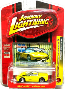 2007 Johnny Lightning Modern Muscle '03 Chevy Corvette Convertible 1/64 YELLOW