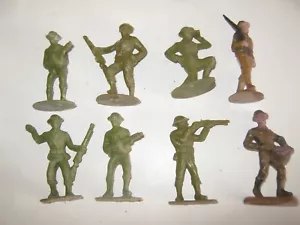 Beton hard plastic soldiers 8 in 8 poses round /oval /square. beton maked top - Picture 1 of 3