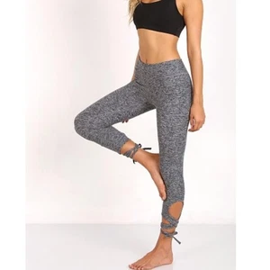 Beyond Yoga Grey Spacedye Super Soft Wrap Tie Capri Leggings Women's Size S - Picture 1 of 6