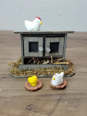 Miniature Wooden Chicken Coop Mini Family Baby Chicken Hen Rooster Lot - Image 1 of 4
