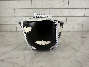 RAE DUNN Halloween Black and White Bats Measuring Cups Magenta 2023 - Picture 1 of 6