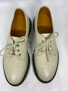 Dr Martens Women's | BEIGE VIRGINIA | Shoe Size EUR 39 | US 8 | UK 6 - Picture 1 of 7