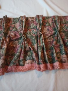 Arazzo verde Valance vintage anni 80 stampa floreale plissettato 65"L x 12"L - Foto 1 di 3