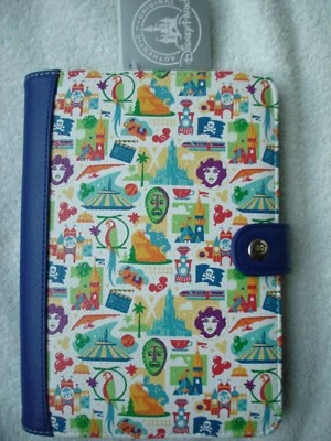 Disney Parques Temáticos Iconos Lector Electrónico Estuche Tablet iPad (Hasta 8.25"x5.5") $30 Foto 1 de 4