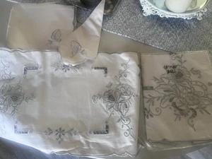 🌷Vintage Madeira Embroidered Floral 8 Napkin &  8 Placemat & Table Runner - Picture 1 of 6