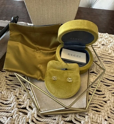 Pendientes Gucci Oro Amarillo 18k Doble G - Nuevos en Caja Con Etiquetas Foto 1 de 4