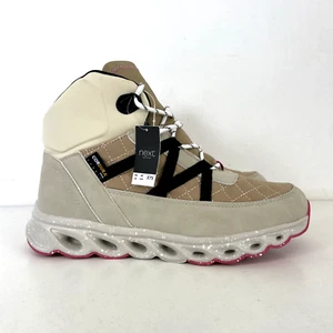Stivali impermeabili Next Performance beige crema cordura taglia UK 6,5 nuovi con etichette prezzo consigliato £ 75 - Foto 1 di 9