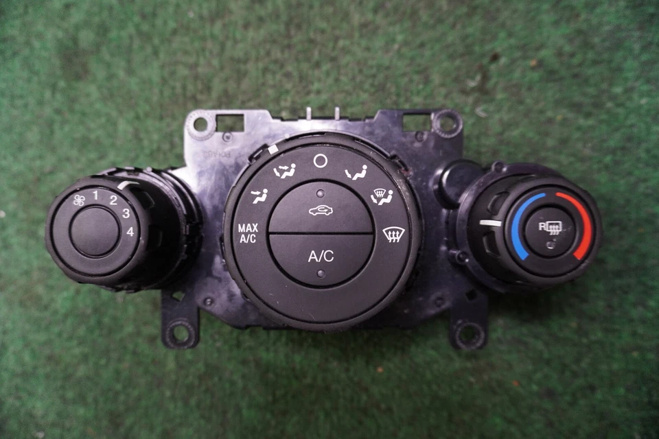 Controle CA 2014 2015 2016 2017 2018 2019 FORD FIESTA S FABRICANTE DE EQUIPAMENTO ORIGINAL D2BT19980AF - Imagem 1 de 4