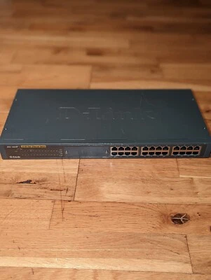 Network Switch D-Link - DES-1024R+ - 24 Port - 10/100 FE Switch  - Image 1 of 4