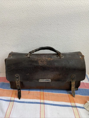 Ancienne Sacoche En Cuir Médecin Dans Son Jus Deco  - Photo 1/4