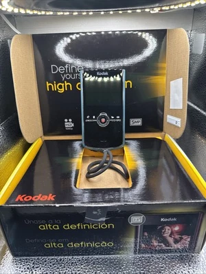 Cámara de video de bolsillo Kodak Zi8 de alta definición con cables de caja cargador batería Foto 1 de 4