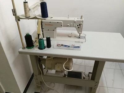 Máquina de coser Sunstar profesional - Imagen 1 de 4