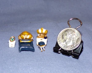 Lote Pequeño Miniatura Casa de Muñecas Dormitorio Muebles Cama Tocador Taburete Hecho a Mano Arcilla JS - Imagen 1 de 5