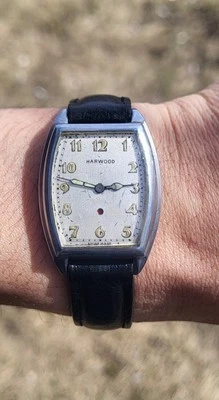 *Raro* De colección Harwood Tank Diseño Parachoques Calibre "Primer Reloj Automático"  Foto 1 de 4