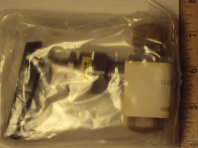 Hoke 1/4 turn stainless steel Valve, H 4752 VMF 4Y, VCR type fitting in-out - Image 1 of 2