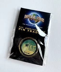 E.T. The Extra-Terrestrial 2001 1st Anniversary Pin UNIVERSAL STUDIOS Japan NOS - Picture 1 of 2