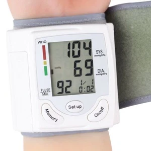 MONITOR DIGITAL DE MUÑECA PRESIÓN ARTERIAL LCD RITMO CARDÍACO MEDIDA SALUD - Imagen 1 de 3
