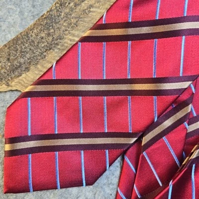 Corbata Kenneth Cole Reaction Rayas Rojas Hecha a Mano 100% Seda Foto 1 de 4