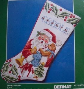 Bernat Christmas Santa & Friends Medias Punto de Cruz Kit sin abrir - Imagen 1 de 3