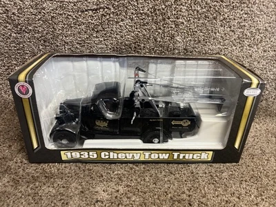 NAPA AUTO PARTS 1935 CHEVROLET TOW TRUCK WRECKER CROWN PREMIUMS DIECAST 1:24th - Image 1 of 3