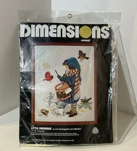 Kit Hágalo Usted Mismo Imagen Vintage Dimensions Crewel "Little Drummer" ~ No. 1158 ~ 1979 - Imagen 1 de 8
