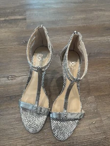 Vince Camuto Women’s Glittery Heels Ankle Zip Size 8.5 Silver - Picture 1 of 18