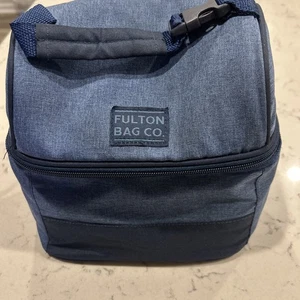 Bolsa de almuerzo Fulton Bag Co. azul aislada con 2 compartimentos - usada una vez - Imagen 1 de 7