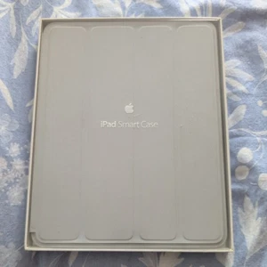 Genuine Apple iPad 2/3/4 Smart Case MD455ZM/A Light Gray - Picture 1 of 3