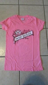 Ladies 77 Proof Sweet Revenge Wild Strawberry Sour Mash T-Shirt - XS (B 17) - Picture 1 of 3