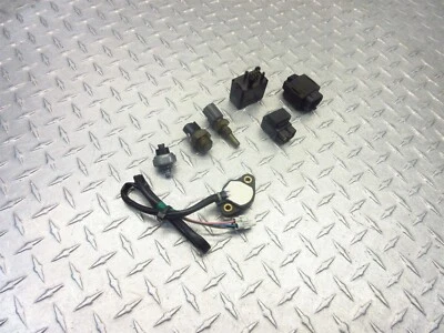 2005 04-05 Suzuki GSXR 600 GSXR600 нейтральное редукторное реле давления масла разное изготовитель оборудования - Изображение 1 из 4