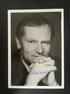 JEFFREY ARCHER - EX POLÍTICO CONSERVADOR - EXCELENTE FOTOGRAFÍA FIRMADA - Imagen 1 de 1
