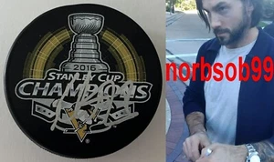 KRIS LETANG SIGNED PITTSBURGH PENGUINS 2016 STANLEY CUP PUCK w/PROOF BECKETT COA - Picture 1 of 4