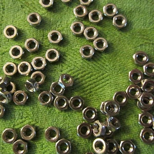 Din 934 V2A M 3,5 Muttern Edelstahl NEU 25 Stück Sechskantmuttern - Bild 1 von 1