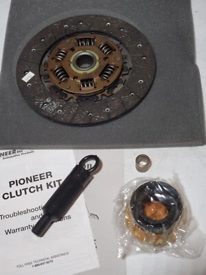 Clutch Friction Plate, Bearings & Tool For 1996-01 Chevy S-10, GMC Sonoma, Isuzu - Image 1 of 4
