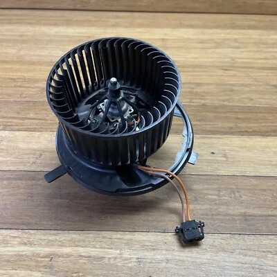 Conjunto de ventilador motor ventilador 2010-2014 Volkswagen / Audi HVAC 1K1820021 fabricante de equipamento original - Imagem 1 de 4