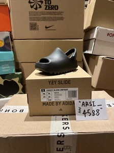 NEW Adidas Yeezy Slide “Onyx” 🖤 INFANTS - UK7K US7K EU25 - Picture 1 of 1