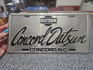 Targa Booster Concord Datsun Concessionaria Concord North Carolina - Foto 1 di 7