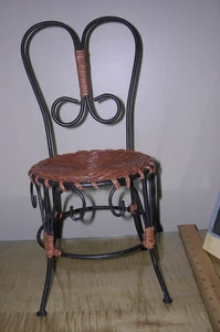 #E Ice Cream Parlor Chair Wicker & Wrought Iron DOLL Seat Metal Victorian - Picture 1 of 8