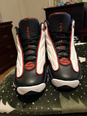 Jordan Pro Strong BG Talla 11 Blanco Negro Y Rojo Universitario. Foto 1 de 4