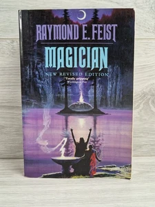 Raymond E. Feist - Magician - Revised Edition, Tradeback Size 1st Edition - Picture 1 of 4