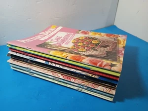 Menge 9 Wilton Kuchen Dekoration Muster Bücher + Siehe meine anderen Posten! - Bild 1 von 3