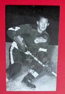 BILL GADSBY ~ foto/cartolina firmata/autografata 3,5x5,5 ~ NHL ~ senza certificato di autenticità - Foto 1 di 4