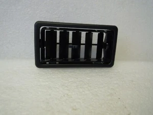 KUBOTA 3F760-56050 ASSY GRILLE 4" X 2" ***NEW - Imagen 1 de 3