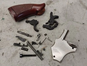 Dan Wesson 357 Magnum Parts Lot Gunsmith Repair Grip Hammer Trigger Internals - Picture 1 of 8