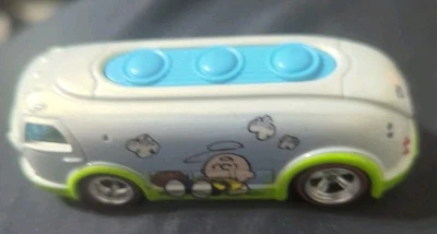 Haulin' Gas-85mm 2011 / Hot Wheels Peanuts Collectable - Image 1 of 4