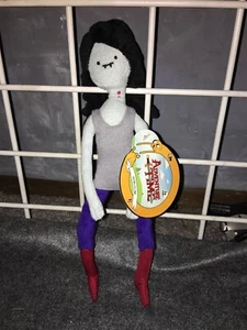 Adventure Time Jazwares 11 Zoll Marceline Plüschtier Stofftier Neu mit Etikett - Bild 1 von 1