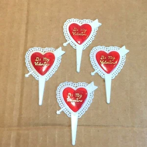 4 Vtg Valentines Day Hard Plastic Heart Arrow "Be My Valentine" Pick Cake Topper - Picture 1 of 8